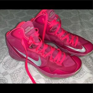 PINK NIKE HYPERDUNK BASKETBALL SHOES